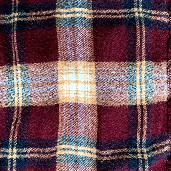 Red plaid flannel long sleeve button up shirt - Picture 3 of 3